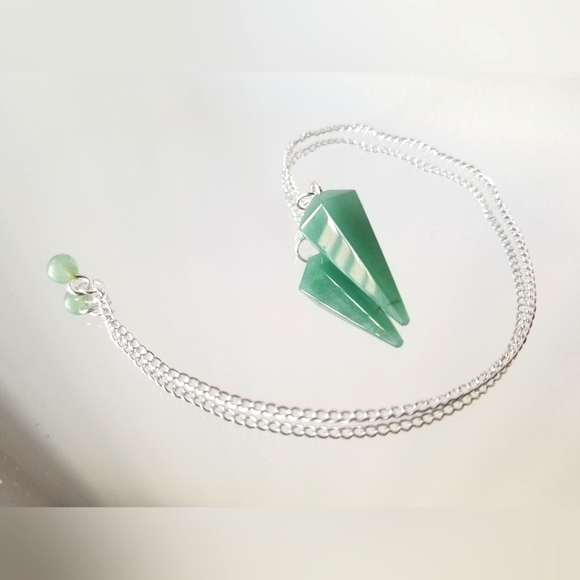 Green Aventurine Pendulum - Picture 4 of 5